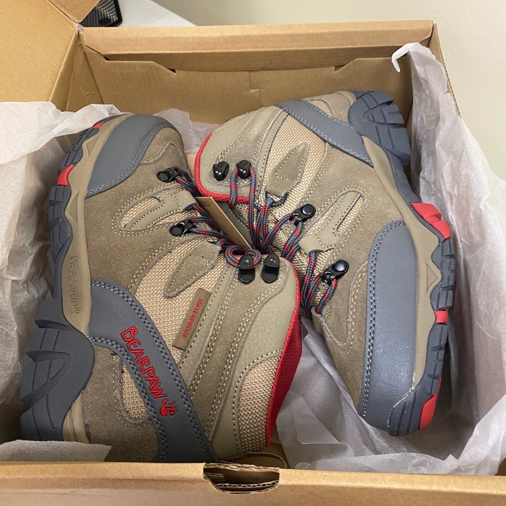 Bearpaw hiking boot